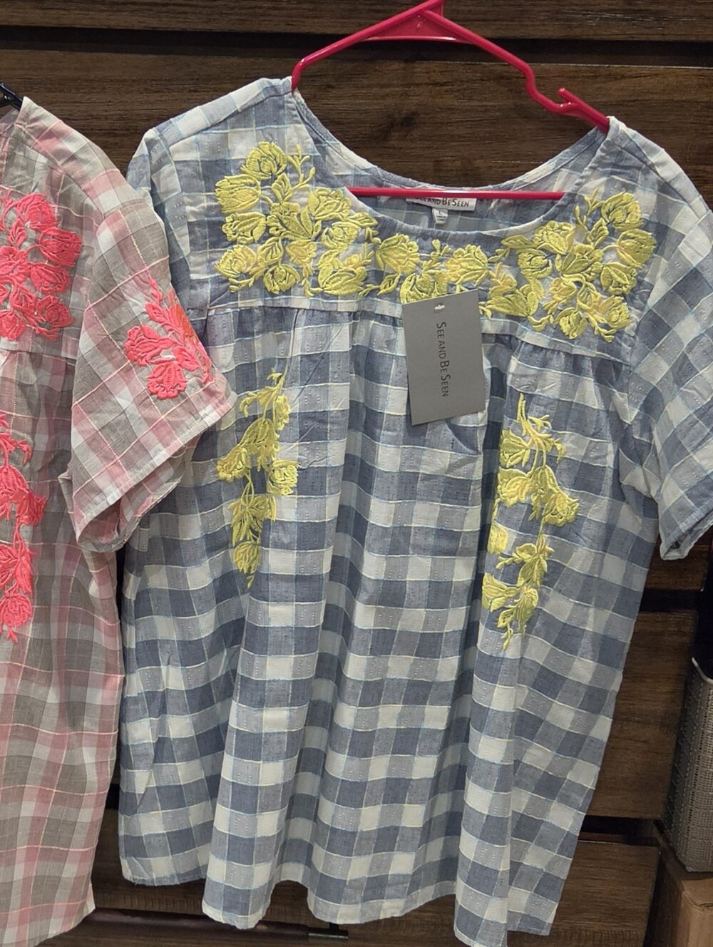 Seen & Be Seen Embroidered Plaid Blouse w/ Neon Yellow Floral Detail Size Large